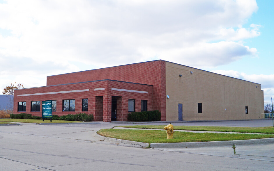 51255 Regency Center Dr, Macomb Township, MI for lease - Building Photo - Image 1 of 3