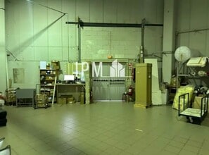 Commerce de détail dans Aubagne à louer Photo intérieure- Image 2 de 3