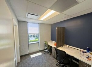 1200 E Morehead St, Charlotte, NC for lease Interior Photo- Image 2 of 5