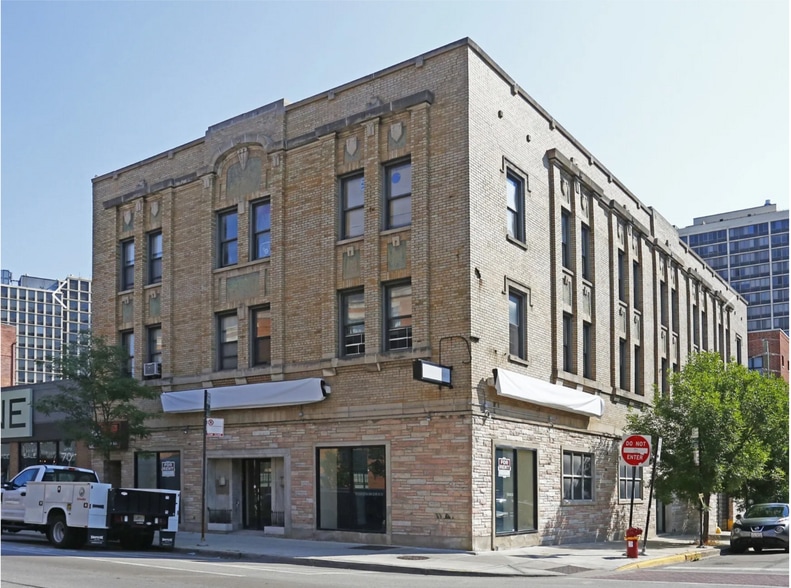 2701 N Clark St, Chicago, IL for lease - Primary Photo - Image 2 of 10