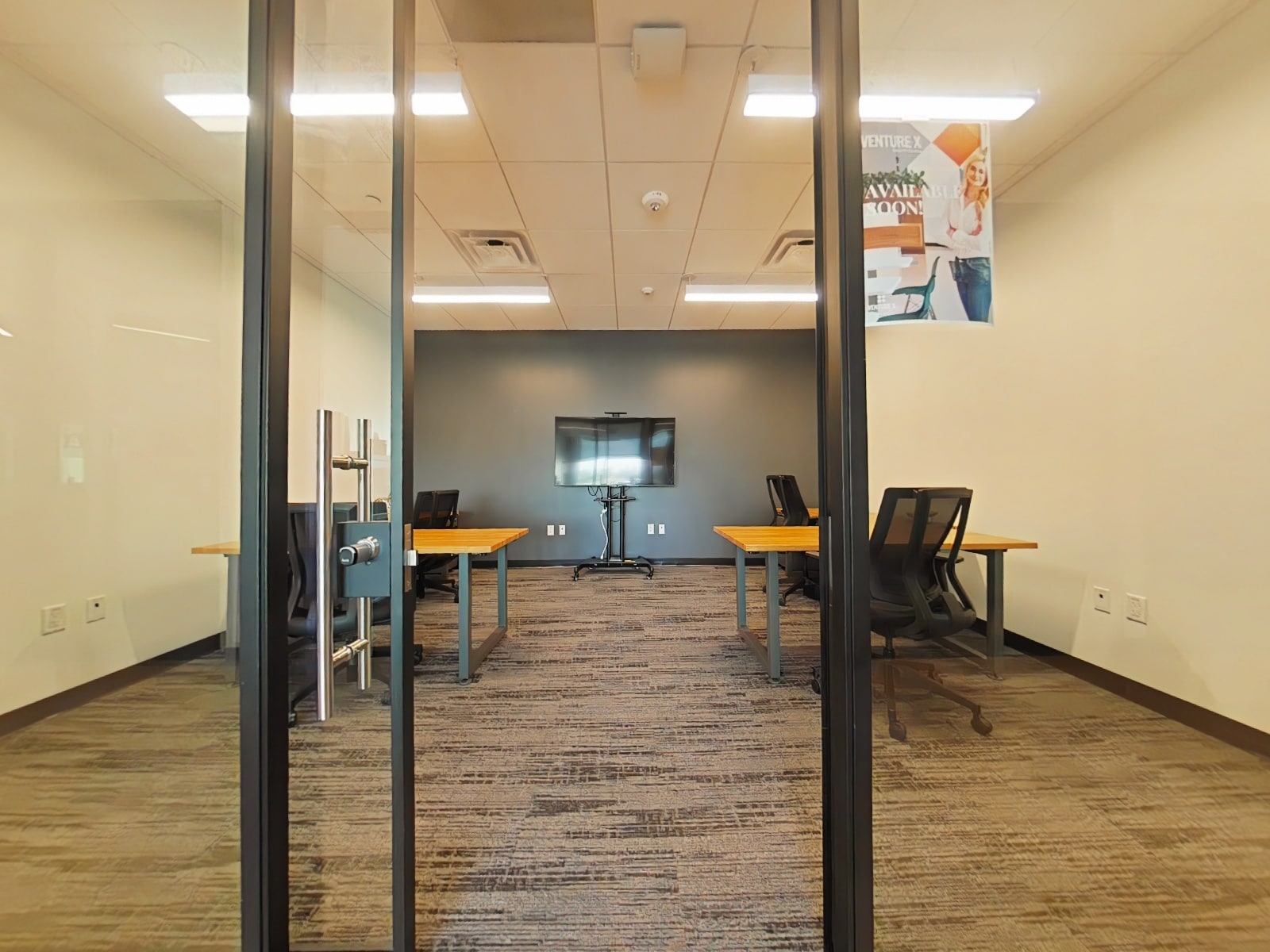 7701 Lemmon Ave, Dallas, TX for lease Interior Photo- Image 1 of 8
