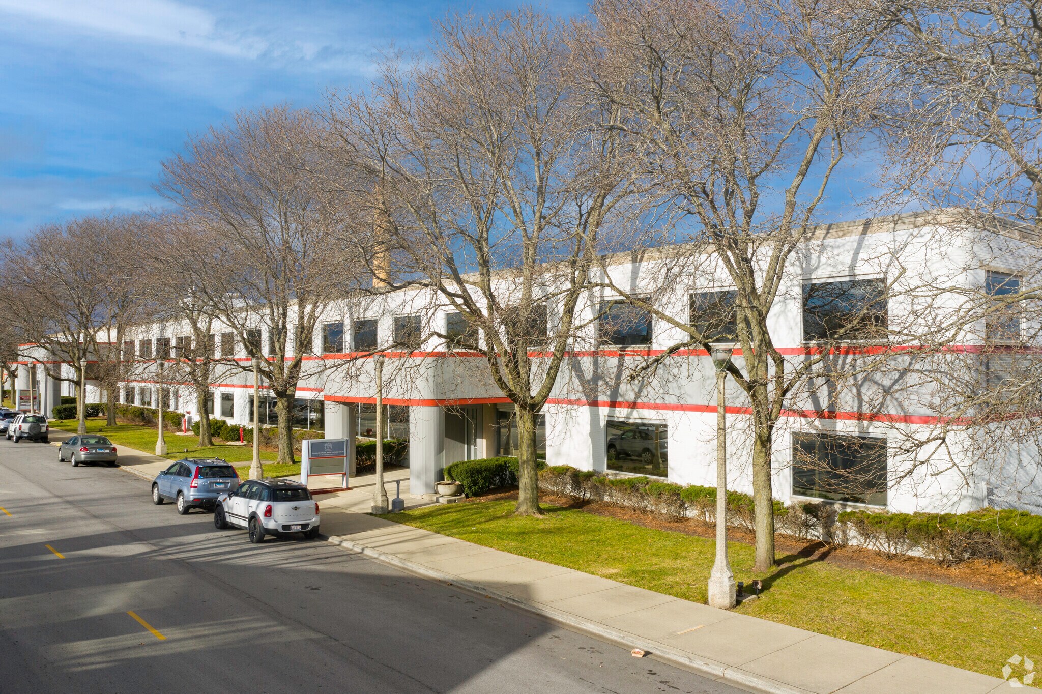 6321-6325 N Avondale Ave, Chicago, IL for lease Building Photo- Image 1 of 8