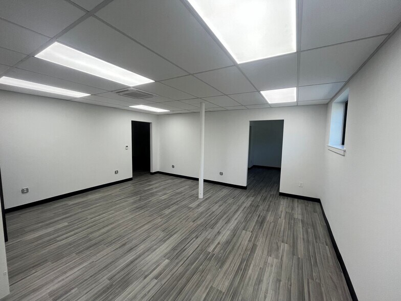 220 N Main St, Sellersville, PA à louer - Photo du bâtiment - Image 2 de 13