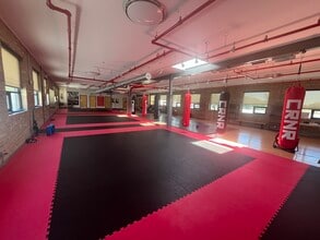 5246 N Elston Ave, Chicago, IL for lease Interior Photo- Image 2 of 9