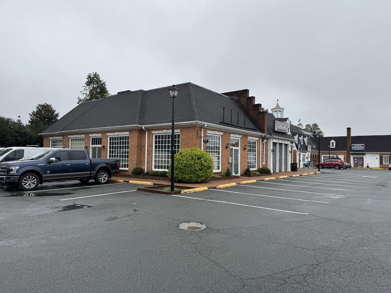 1879 Seminole Trl, Charlottesville, VA for lease - Primary Photo - Image 1 of 11