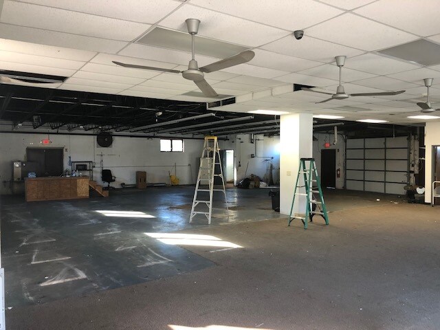 112 Ryders Ln, Milltown, NJ à vendre - Photo intérieure - Image 3 de 12