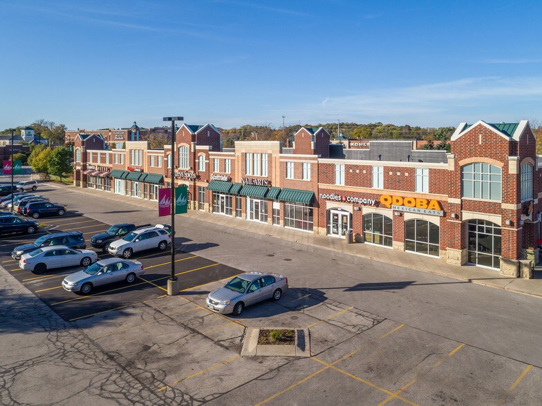 3200-3260 Golf Rd, Delafield, WI à vendre - Photo du bâtiment - Image 3 de 14