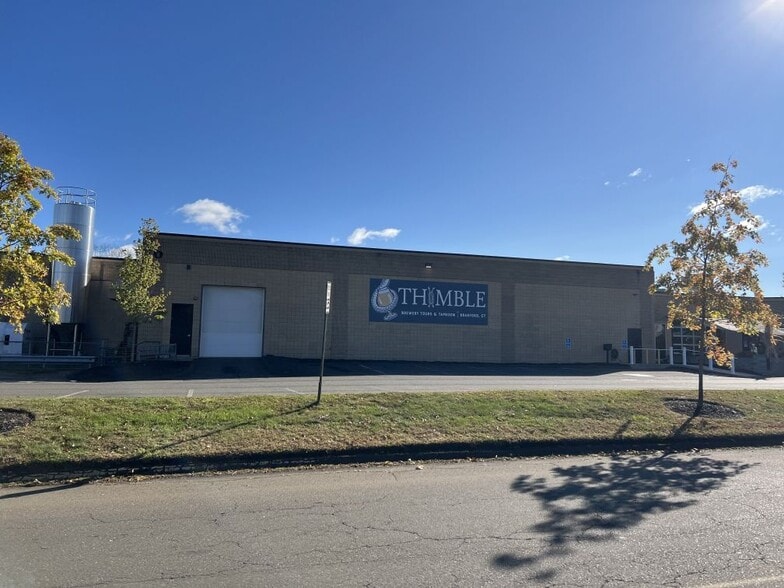 16 Business Park Dr, Branford, CT for lease - Building Photo - Image 3 of 34