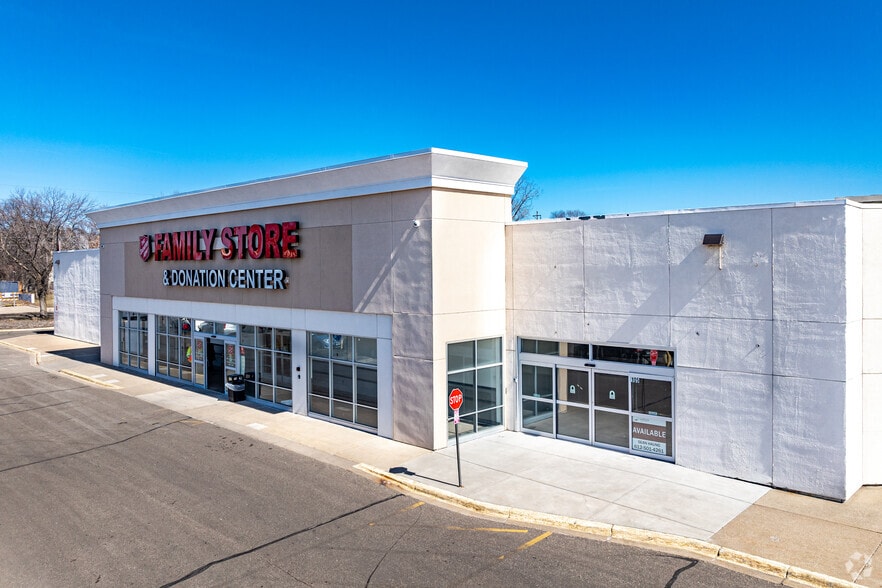 170 NE 89th Ave, Blaine, MN à louer - Photo du bâtiment - Image 2 de 8