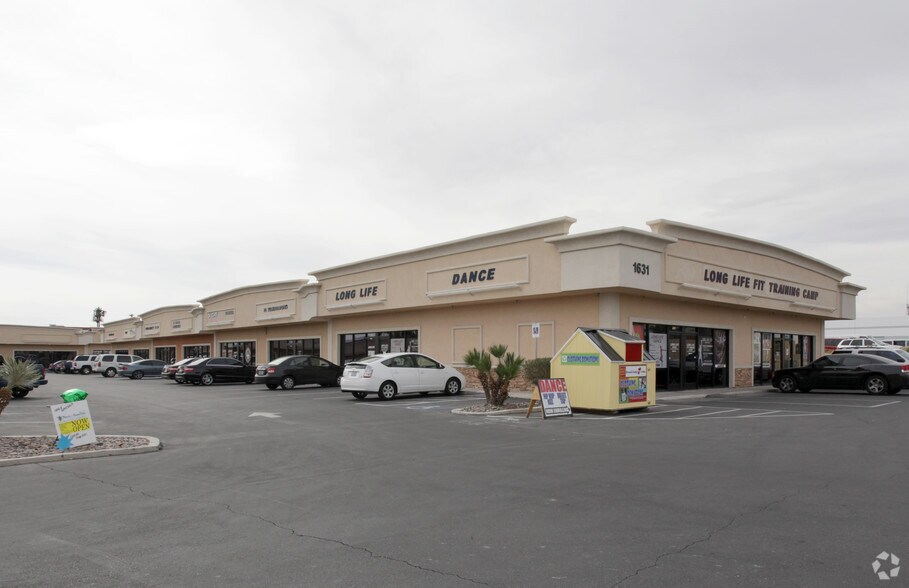 1631 E Sunset Rd, Las Vegas, NV à louer - Photo principale - Image 1 de 4