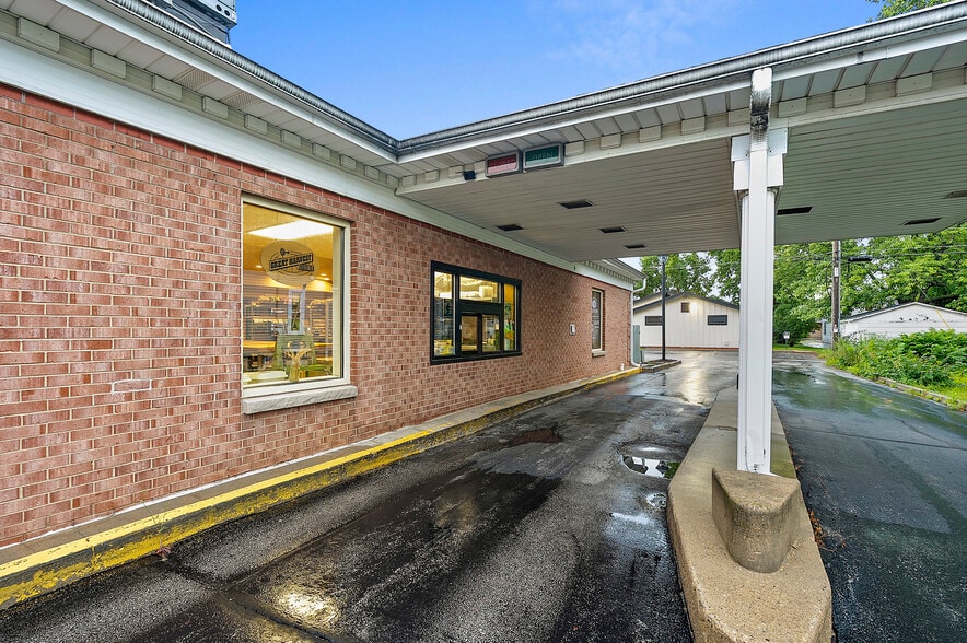 802 George St, De Pere, WI for sale - Building Photo - Image 3 of 25