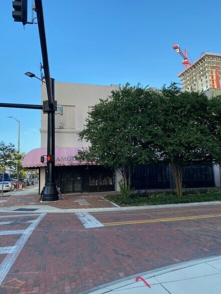 902 N Franklin St, Tampa, FL à louer - Photo du bâtiment - Image 2 de 2