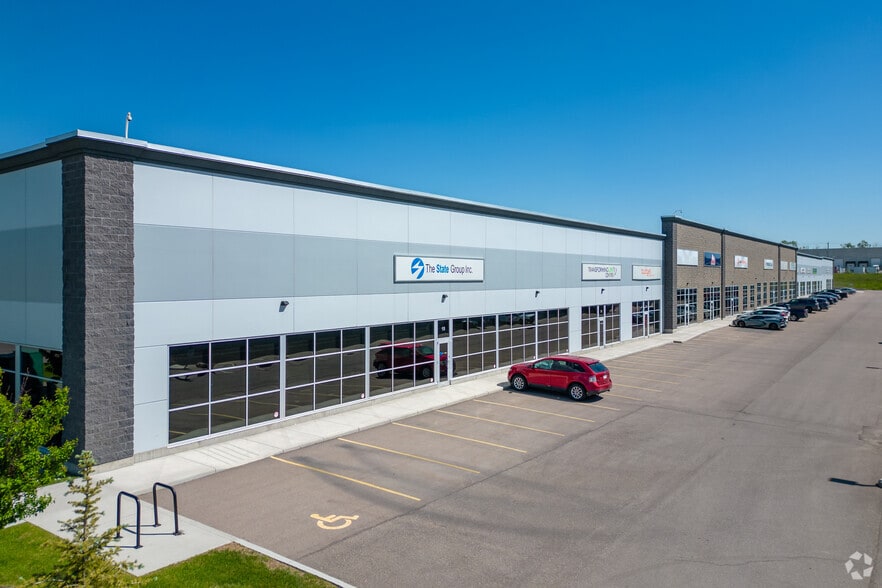 999 57th Ave NE, Calgary, AB for lease - Building Photo - Image 3 of 11