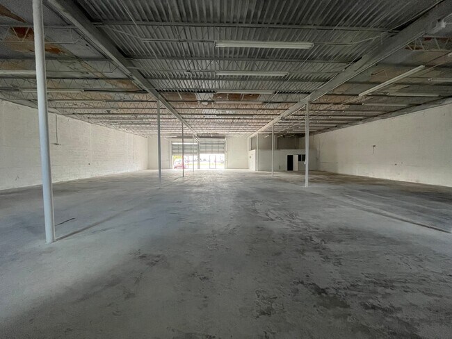 Plus de détails pour 3580 NW 54th St, Miami, FL - Industriel à louer