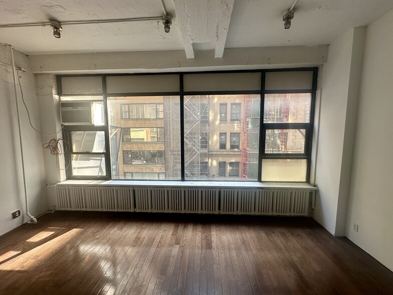 153 W 36th St, New York, NY for lease - Building Photo - Image 1 of 10
