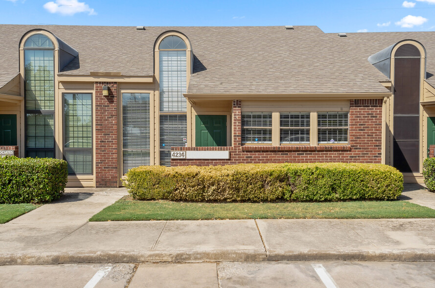 4234 N Interstate 35, Denton, TX à vendre - Photo du bâtiment - Image 1 de 1