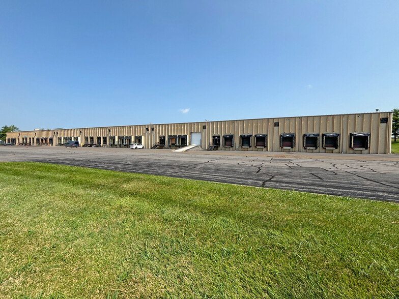 8801-8845 Seeger Industrial Dr, Berkeley, MO à louer - Photo du b timent - Image 2 de 5