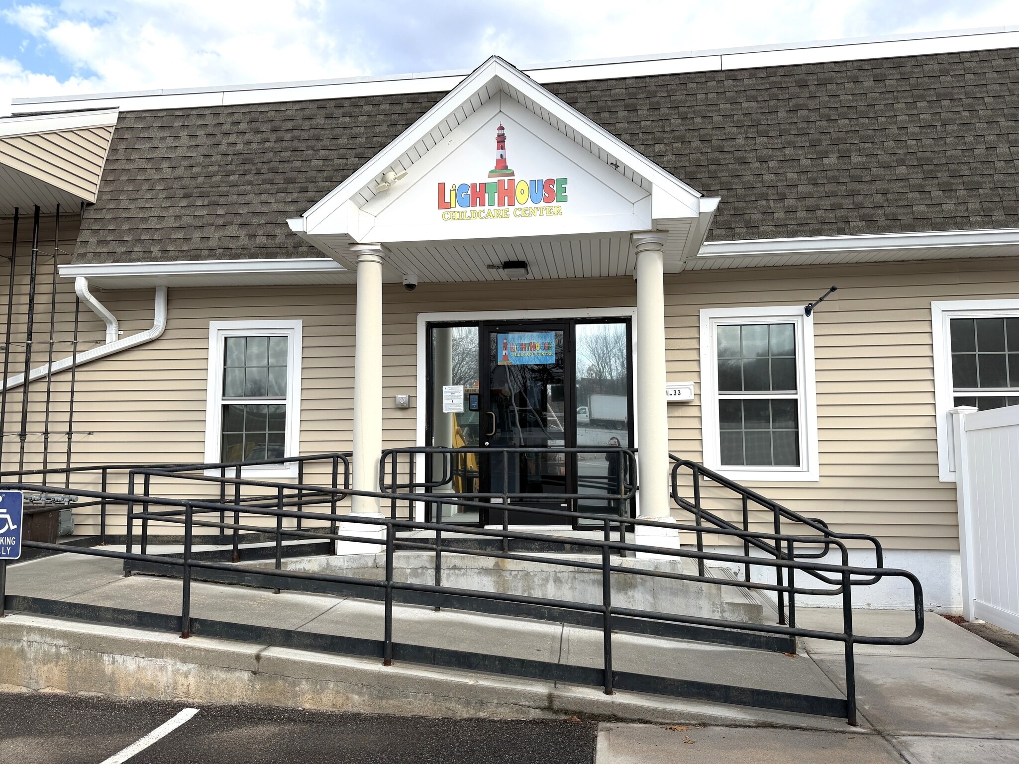 1333 Thomaston Ave, Waterbury, CT à louer Photo principale- Image 1 de 2