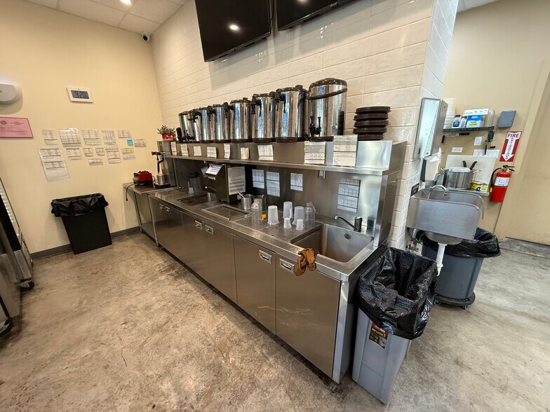 614 Keeaumoku St, Honolulu, HI à louer - Photo intérieure - Image 3 de 11