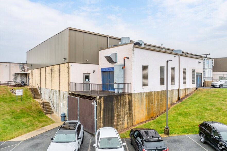 4101 Reading Crest Ave, Reading, PA for sale - Building Photo - Image 2 of 5