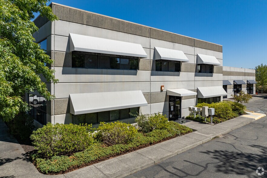 5468 Skylane Blvd, Santa Rosa, CA for lease - Building Photo - Image 2 of 17