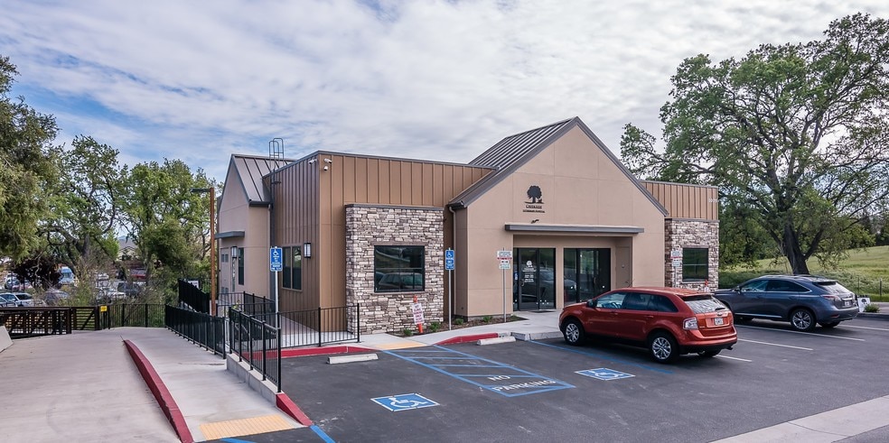 1075 Rossi Rd, Templeton, CA for lease - Primary Photo - Image 1 of 21