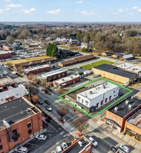 More details for 217-219 N Main St, Kernersville, NC - Retail for Sale