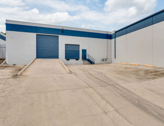 2570 W Commerce St, Dallas, TX à louer - Photo du bâtiment - Image 3 de 7