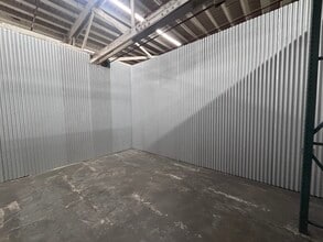 1919 Vineburn Ave, Los Angeles, CA for lease Interior Photo- Image 1 of 3