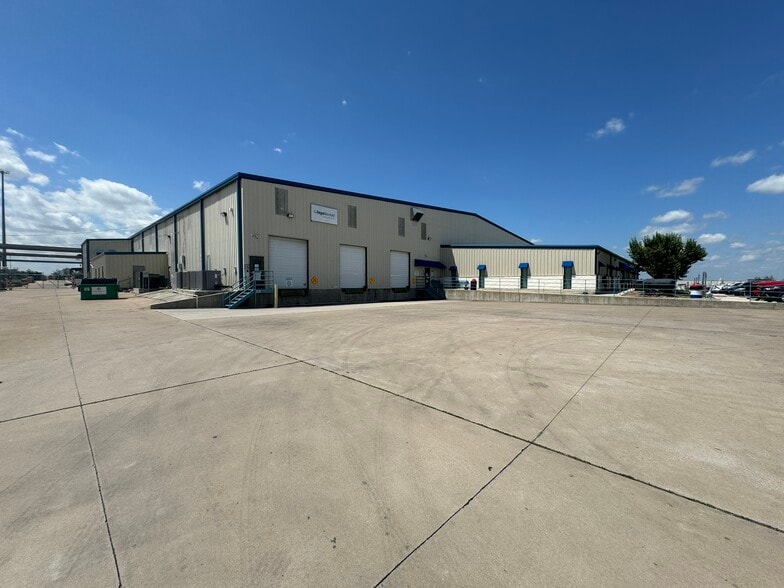 2000 Clovis Barker Rd, San Marcos, TX for lease - Building Photo - Image 1 of 12