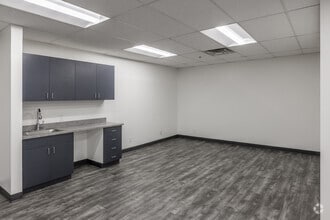 1301 Corporate Center Dr, Eagan, MN for lease Interior Photo- Image 2 of 6