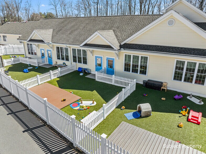 1430 Highland Ave, Cheshire, CT à vendre - Photo du bâtiment - Image 2 de 7