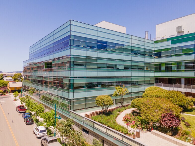 5885 Hollis St, Emeryville, CA for lease - Primary Photo - Image 1 of 19