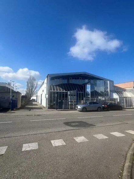 5 Avenue Karl Marx, Vaulx-en-Velin for lease - Building Photo - Image 1 of 8