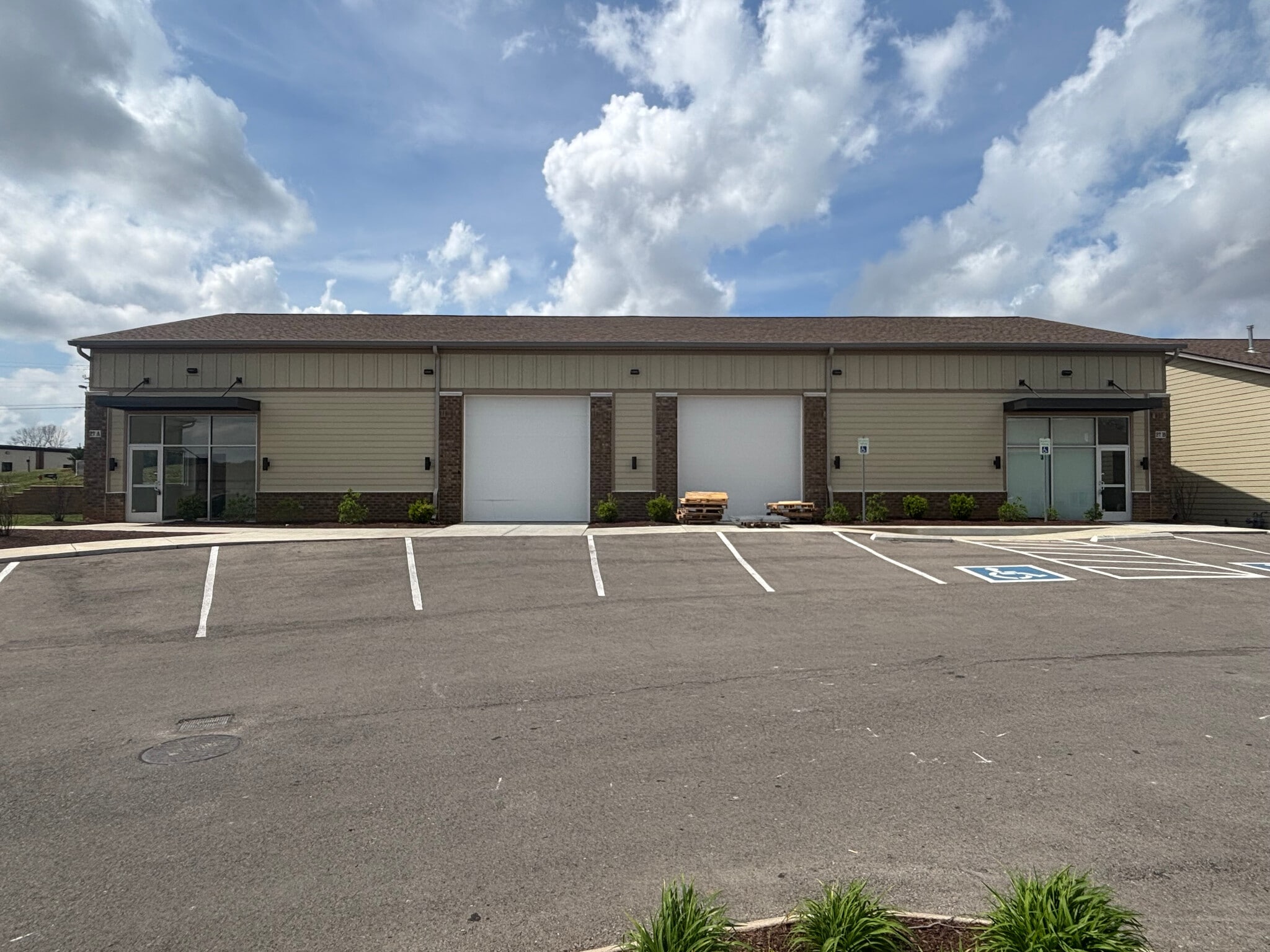 1031 Parkway Dr, Spring Hill, TN for lease Primary Photo- Image 1 of 5