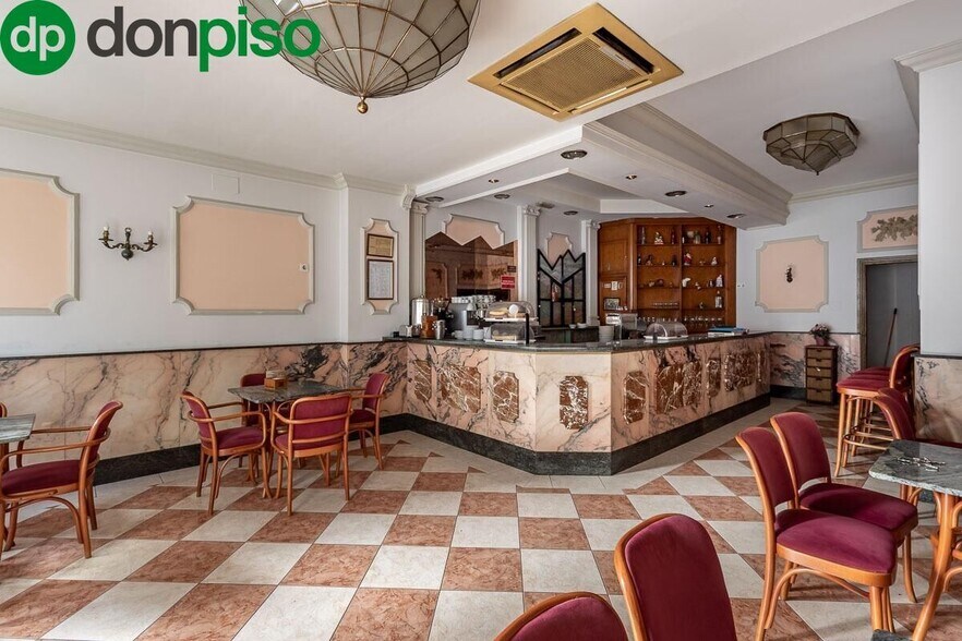 Pdta Francisco Javier Cob, 18, Granada, Granada for sale - Interior Photo - Image 2 of 16