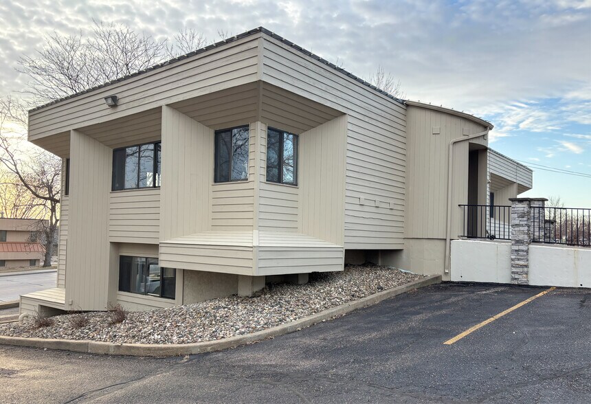 4309 S Louise Ave, Sioux Falls, SD for lease - Building Photo - Image 2 of 4