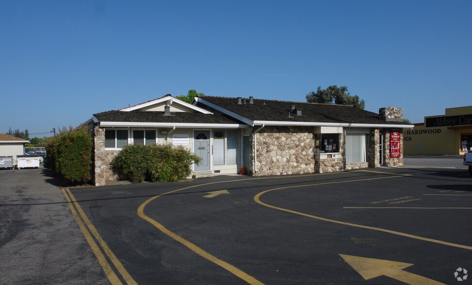 1610 Westwood Dr, San Jose, CA à louer - Photo du bâtiment - Image 3 de 3