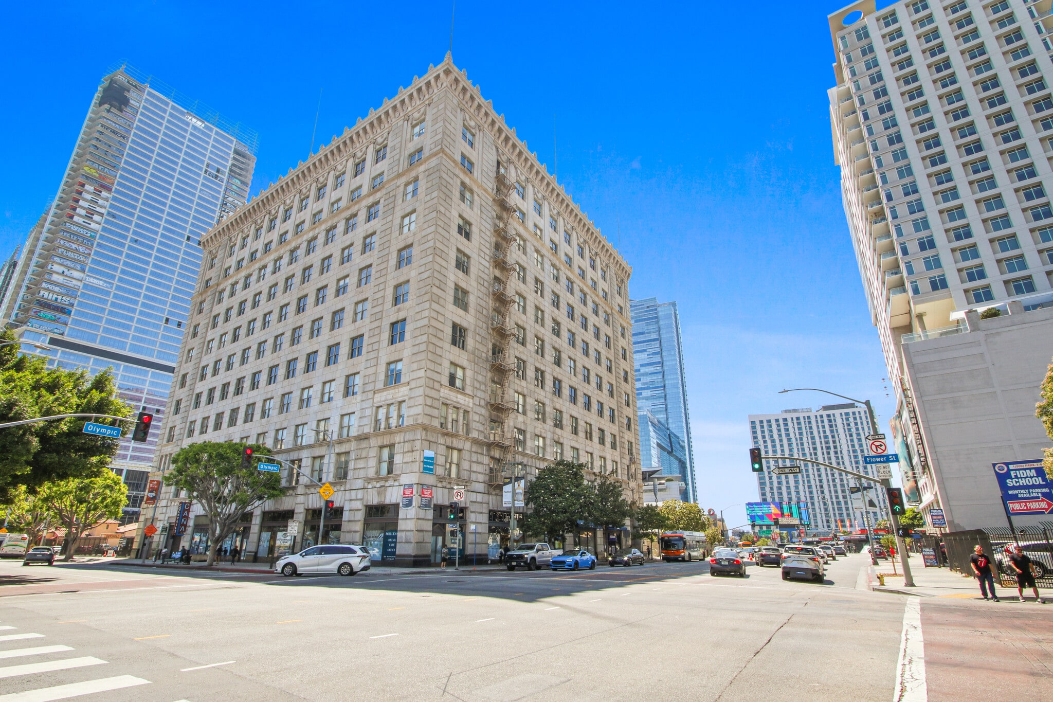 710-714 W Olympic Blvd, Los Angeles, CA for lease Primary Photo- Image 1 of 11
