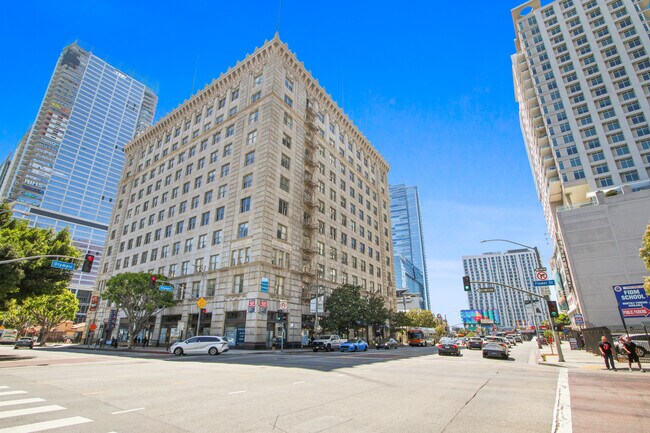 Plus de détails pour 710-714 W Olympic Blvd, Los Angeles, CA - Commerce de détail à louer