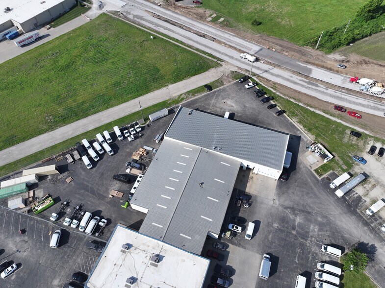 800 Quick Trip Way, Belton, MO à louer - Photo du bâtiment - Image 2 de 12