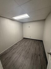 2402-2404 Blue Smoke Ct, Fort Worth, TX for lease Interior Photo- Image 2 of 6