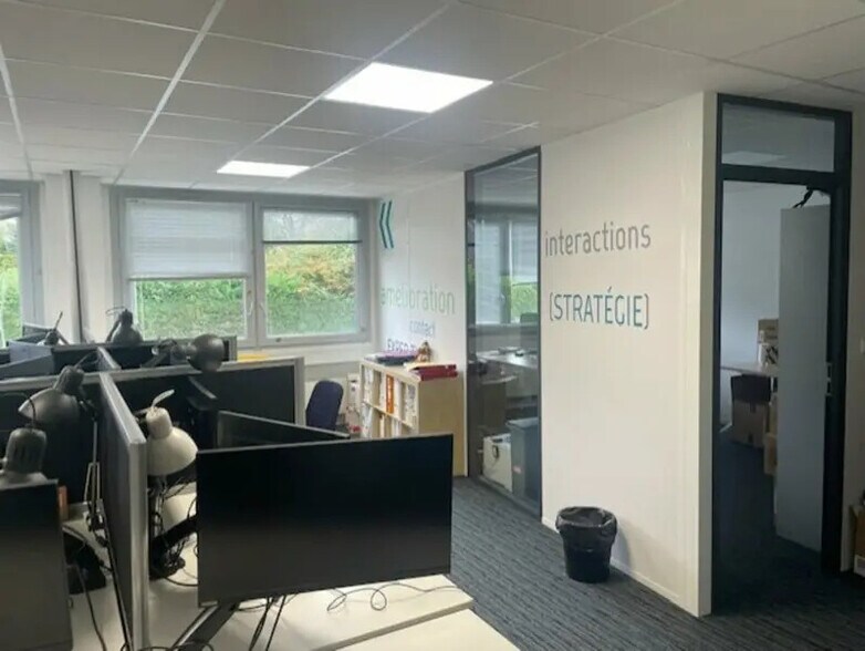 Office in Rennes for lease - Interior Photo - Image 3 of 4