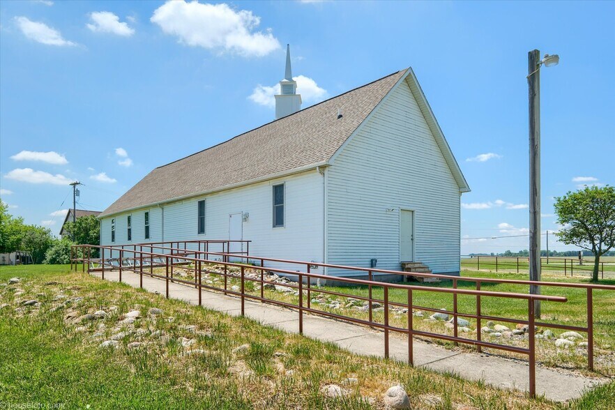 3909 S Van Dyke Rd, Marlette, MI à vendre - Photo du bâtiment - Image 3 de 36