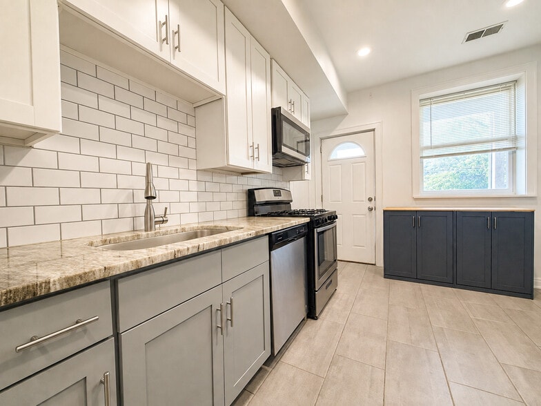 3500 S Artesian Ave, Chicago, IL for sale - Building Photo - Image 3 of 5