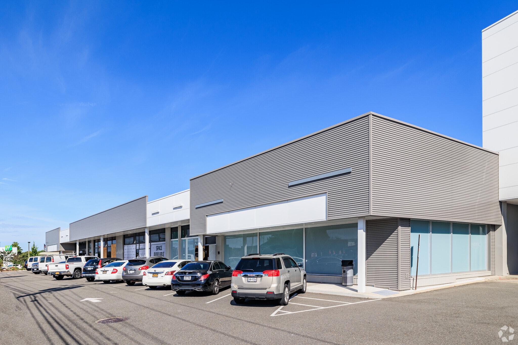 393-399 Old Country Rd, Carle Place, NY for lease Primary Photo- Image 1 of 2