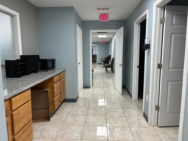 722 Fairmont Pky, Pasadena, TX à louer - Photo intérieure - Image 3 de 8