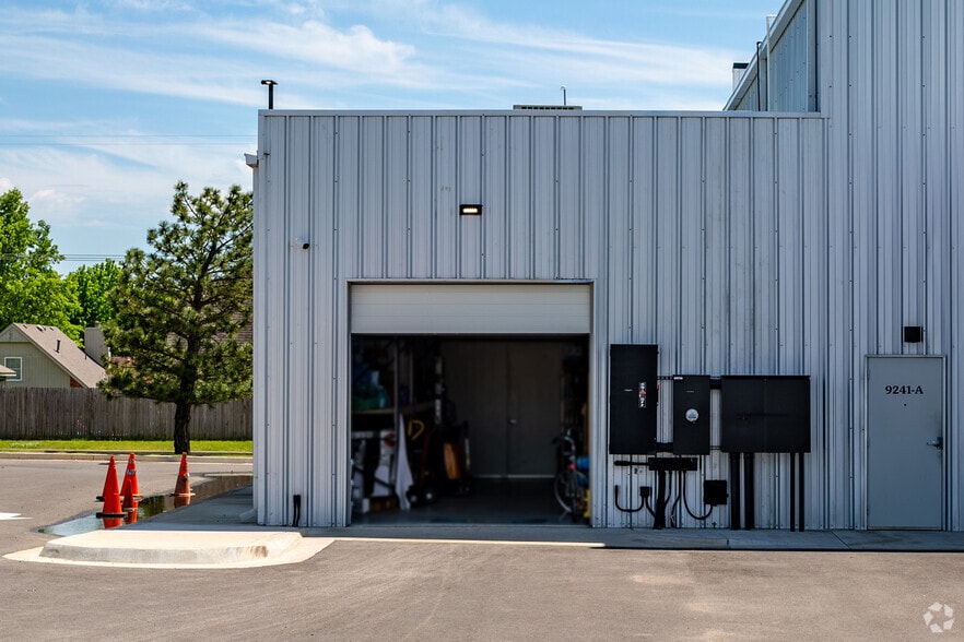 9241 S Sheridan Rd, Tulsa, OK for lease - Building Photo - Image 3 of 5
