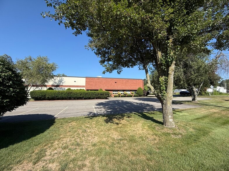 11 Willow Rd, Ayer, MA for lease - Building Photo - Image 3 of 9
