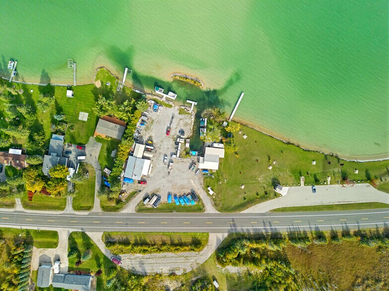 15279 US 23 S, Presque Isle, MI à vendre - Photo du bâtiment - Image 1 de 39
